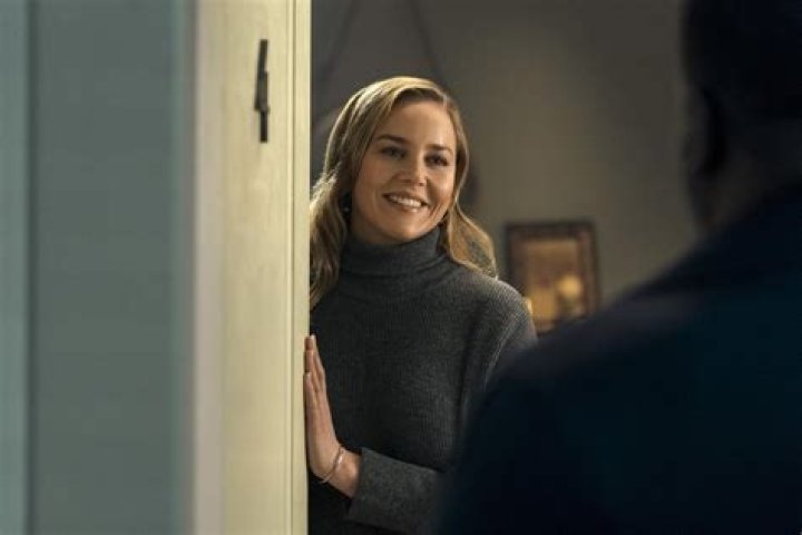 Abbie Cornish's Pregnancy Rumors Unmasked