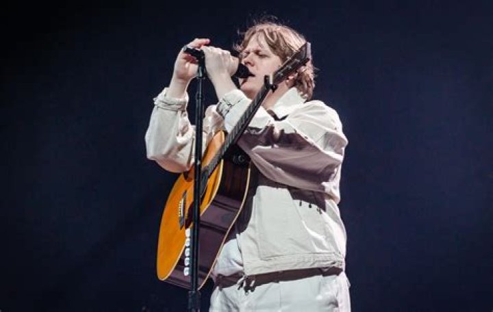 Discover Lewis Capaldi's Height: Uncover The Stats Behind The Scottish Singer