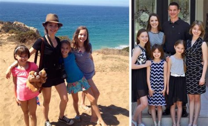 Does Emma Caulfield have siblings?