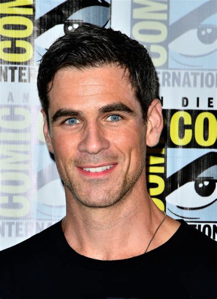 Eddie Cahill Net Worth, Income, Salary, Earnings, Biography correo