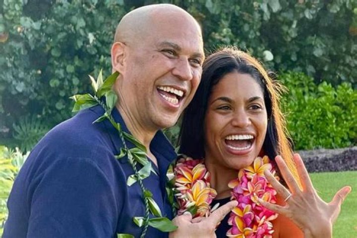 La Lewis Net Worth and Wife