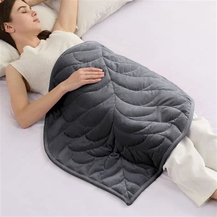 Should weighted blankets cover your feet?