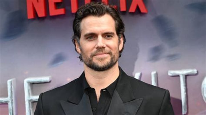 What religion is Henry Cavill? Where does Henry Cavill worship?