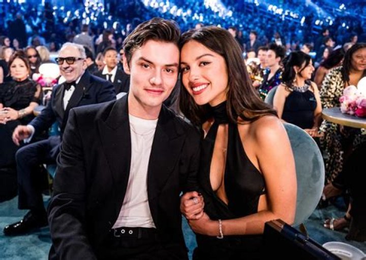 Who Is She Dating Now?